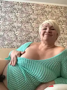 Snapshot of Laura_Millf chatting on 02.25.25 Laura Millf online show from 02.25.25