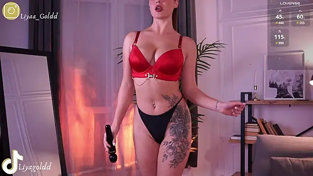 Snapshot of Liya_Gold_ chatting on 12.08.24 Liya Gold  online show from 12.08.24