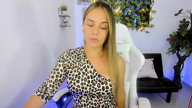 Snapshot of Sara_lopez_28 chatting on 01.24.25 Sara lopez 28 online show from 01.24.25