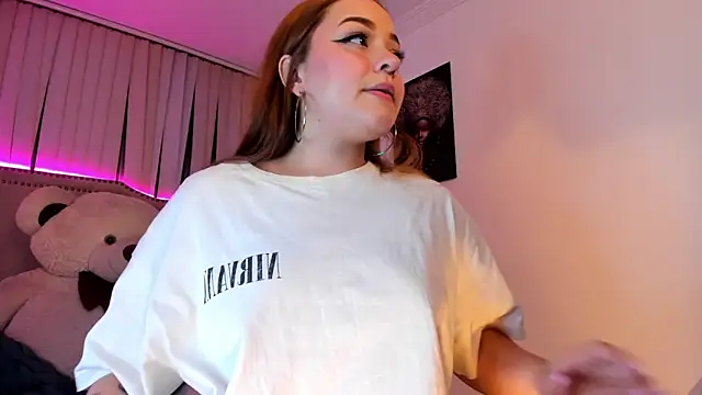 Valentina Se online show from 12.18.24