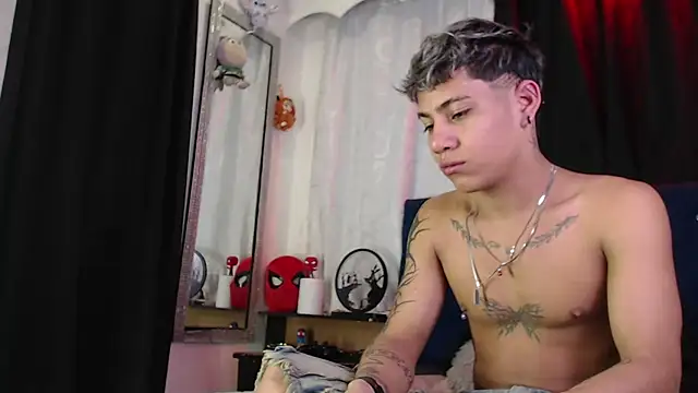 Snapshot of Sexys_Boys_Hot1 chatting on 06.20.26 Sexys Boys Hot1 online show from 06.20.26