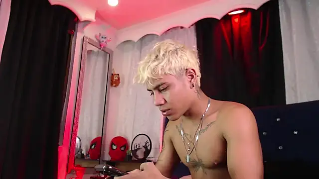 Snapshot of Sexys_Boys_Hot1 chatting on 07.28.26 Sexys Boys Hot1 online show from 07.28.26