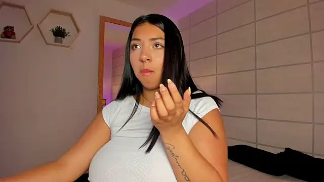 Christine Laam online show from 04.06.26