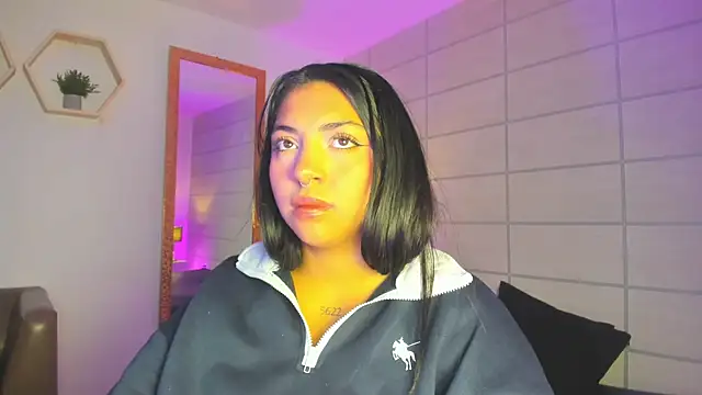 Snapshot of Christine_Laam chatting on 05.05.26 Christine Laam online show from 05.05.26