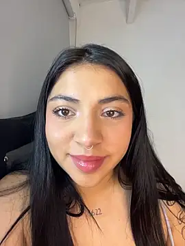 Snapshot of Christine_Laam chatting on 06.10.26 Christine Laam online show from 06.10.26
