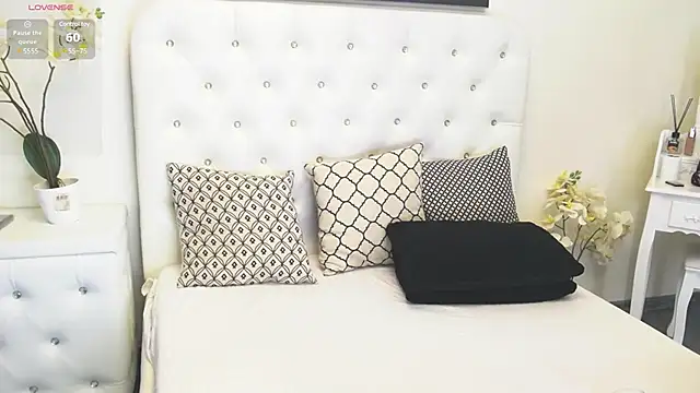 Ysabell01 online show from 02.20.25