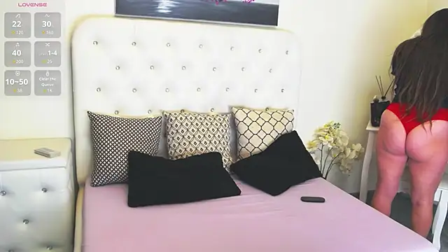 Ysabell01 online show from 10.17.25