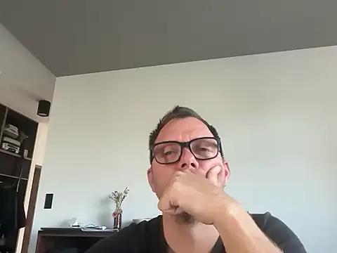 Snapshot of xmnbx77 chatting on 10.14.25 xmnbx77 online show from 10.14.25