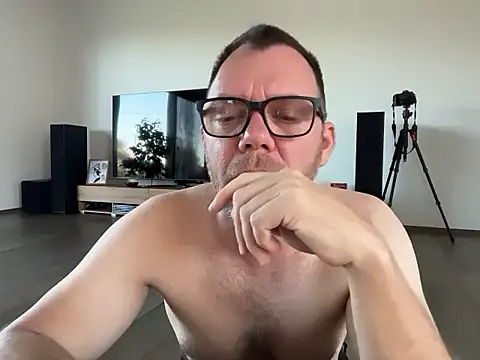 Snapshot of xmnbx77 chatting on 10.20.25 xmnbx77 online show from 10.20.25