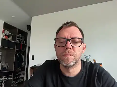 Snapshot of xmnbx77 chatting on 11.03.25 xmnbx77 online show from 11.03.25