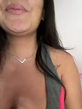 Snapshot of isa_ofc2024 chatting on 02.14.25 isa ofc2024 online show from 02.14.25