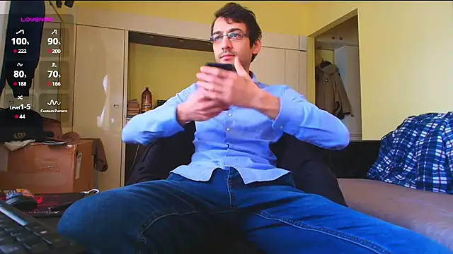 Snapshot of HungEddy chatting on 02.05.26 HungEddy online show from 02.05.26