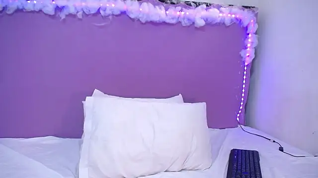 Snapshot of Amberhernandez chatting on 03.09.25 Amberhernandez online show from 03.09.25