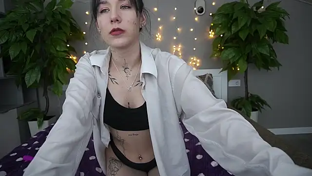NikkiGoldSide online show from 02.01.25