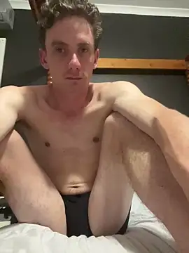 Snapshot of bradleyjamesmc chatting on 02.12.25 bradleyjamesmc online show from 02.12.25