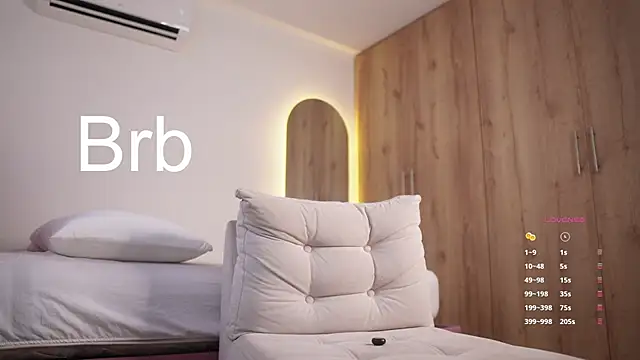 Snapshot of veronica_mendez1 chatting on 11.22.25 veronica mendez1 online show from 11.22.25