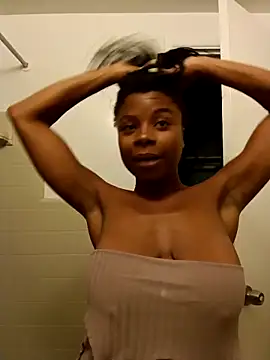 Snapshot of miamiworld chatting on 03.06.25 miamiworld online show from 03.06.25