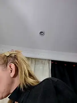 Snapshot of issa_soto_ chatting on 03.25.26 issa soto online show from 03.25.26