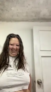 Snapshot of Chloee_ep chatting on 04.08.26 Chloee ep online show from 04.08.26