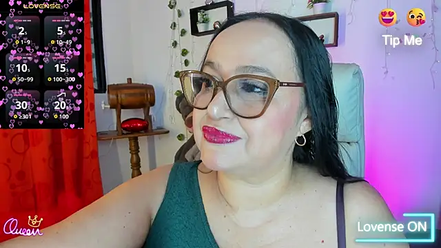 Gia Nahomi online show from 04.12.26