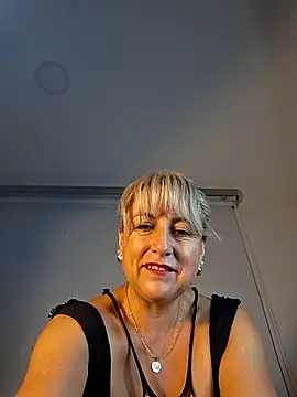 almaluna7 online show from 02.06.26