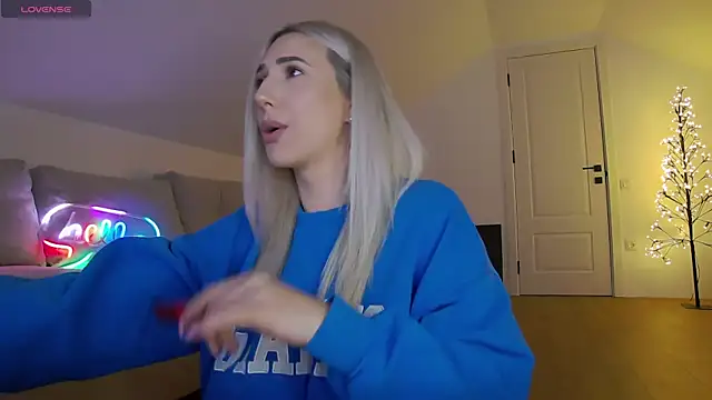 Snapshot of KhloeK chatting on 01.17.26 KhloeK online show from 01.17.26