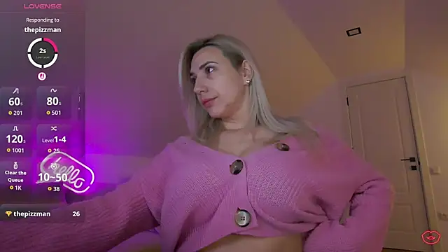 Snapshot of KhloeK chatting on 04.09.26 KhloeK online show from 04.09.26