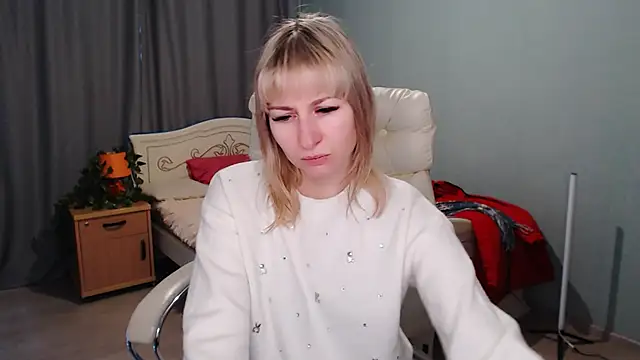 Snapshot of Incredible_Ariela chatting on 12.29.24 Incredible Ariela online show from 12.29.24