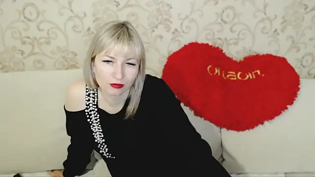 Snapshot of Incredible_Ariela chatting on 01.03.25 Incredible Ariela online show from 01.03.25