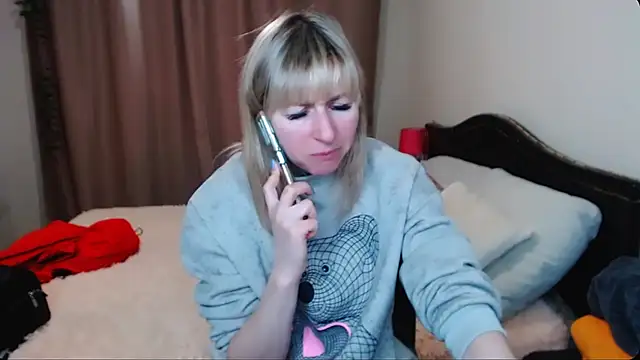 Snapshot of Incredible_Ariela chatting on 01.15.25 Incredible Ariela online show from 01.15.25