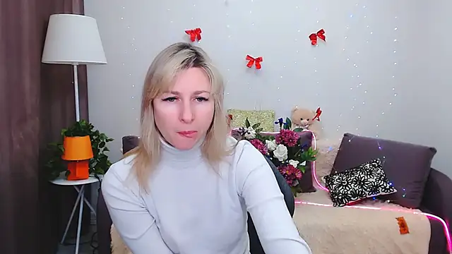 Snapshot of Incredible_Ariela chatting on 02.18.25 Incredible Ariela online show from 02.18.25