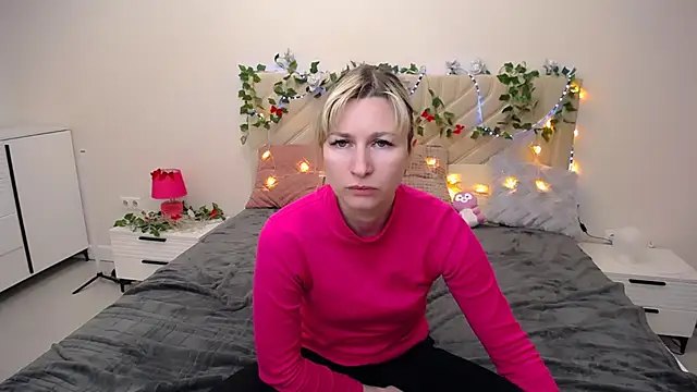 Snapshot of Incredible_Ariela chatting on 02.21.25 Incredible Ariela online show from 02.21.25