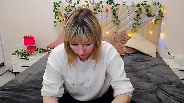 Snapshot of Incredible_Ariela chatting on 03.06.25 Incredible Ariela online show from 03.06.25