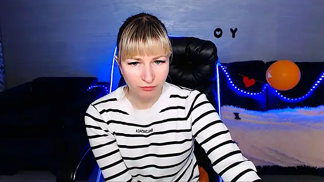 Snapshot of Incredible_Ariela chatting on 03.07.25 Incredible Ariela online show from 03.07.25