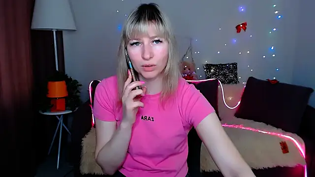 Snapshot of Incredible_Ariela chatting on 03.16.25 Incredible Ariela online show from 03.16.25