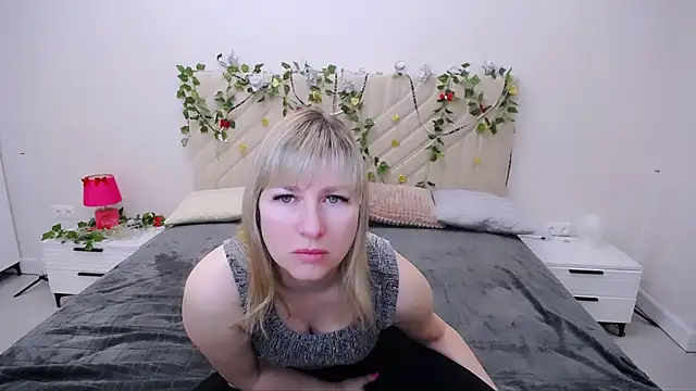 Snapshot of Incredible_Ariela chatting on 03.21.25 Incredible Ariela online show from 03.21.25