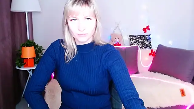 Snapshot of Incredible_Ariela chatting on 03.22.25 Incredible Ariela online show from 03.22.25