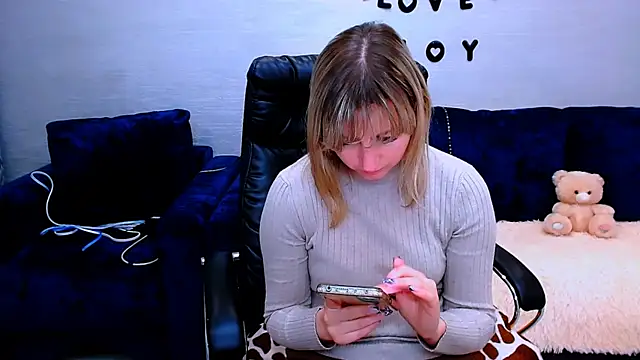 Snapshot of Incredible_Ariela chatting on 09.13.25 Incredible Ariela online show from 09.13.25