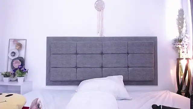 Snapshot of Vicky_Love_ chatting on 03.11.25 Vicky Love  online show from 03.11.25