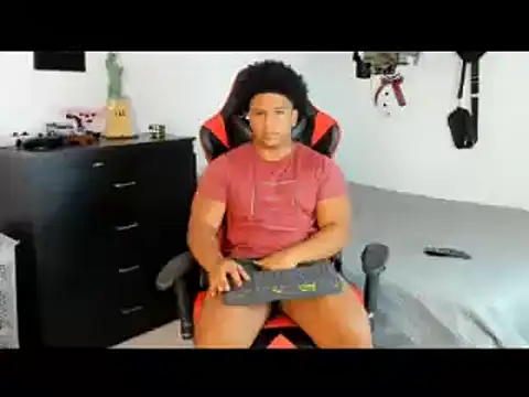 Snapshot of May_Dylan1 chatting on 02.16.26 May Dylan1 online show from 02.16.26