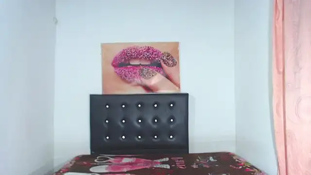 Snapshot of DOMINANTE_KLOE_ chatting on 01.07.25 DOMINANTE KLOE online show from 01.07.25