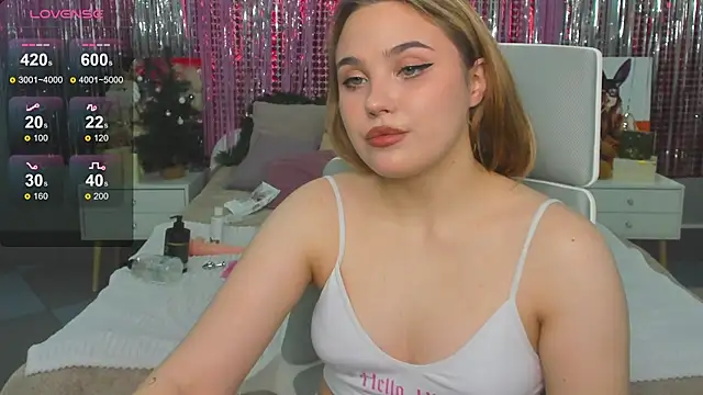 Snapshot of Sweet_muffin00 chatting on 12.11.24 Sweet muffin00 online show from 12.11.24