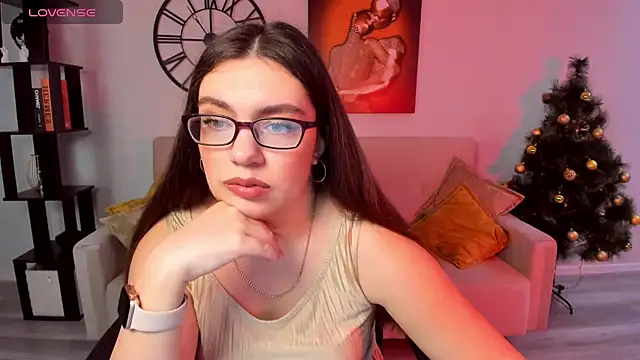 DaniellaLovely online show from 12.13.24