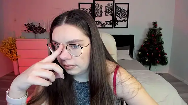 DaniellaLovely online show from 12.20.24