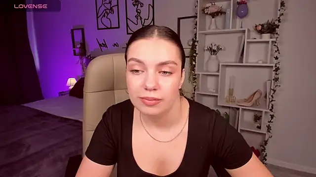 DaniellaLovely online show from 09.15.25