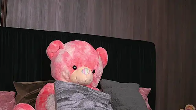 Snapshot of CataleyaKirk chatting on 12.17.24 CataleyaKirk online show from 12.17.24