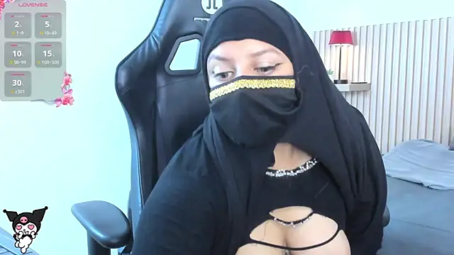 Snapshot of zully_01 chatting on 05.16.26 zully 01 online show from 05.16.26