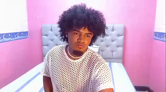 Snapshot of JaicobRuneer chatting on 03.22.25 JaicobRuneer online show from 03.22.25