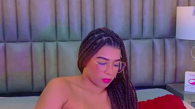 TiaraRosse online show from 02.08.26