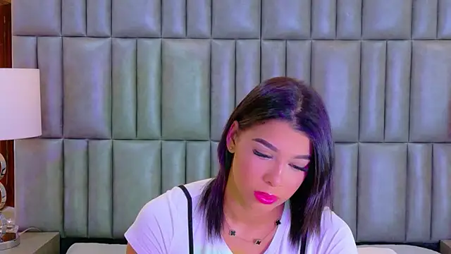 TiaraRosse online show from 02.26.26